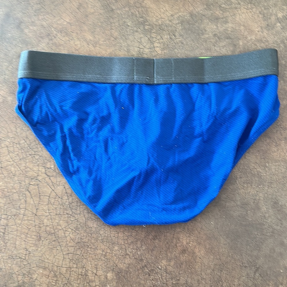 Men’s Emporio Armani, athletic mesh briefs - Picture 3 of 3